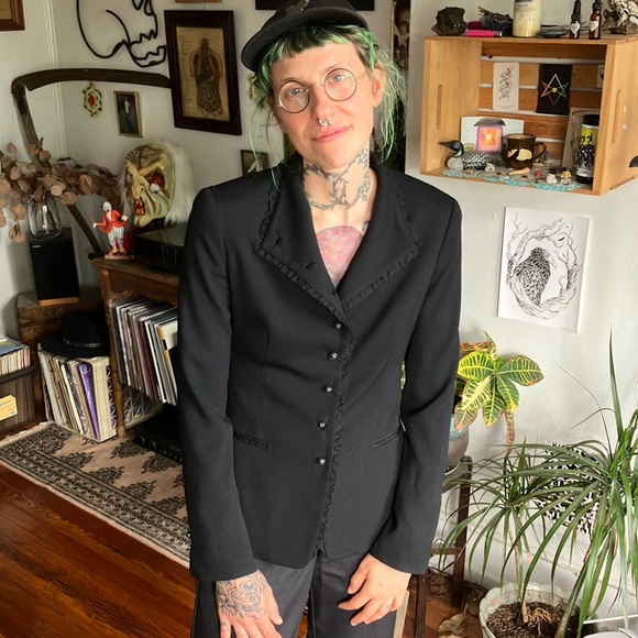 🖤 SOLD 🖤 Black Fitted Wool Blazer Jacket with Lace Trim by Elie Tahari ~ 4 - Picture 4 of 14